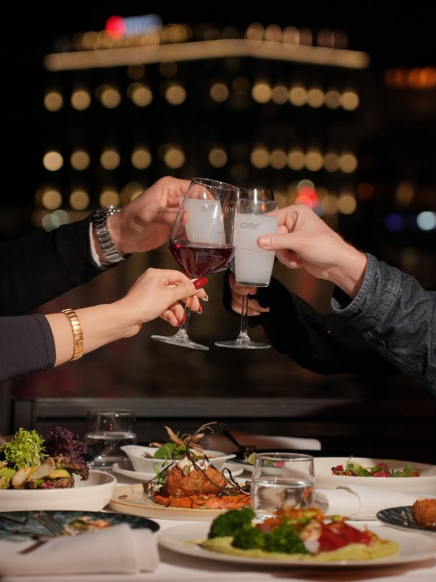 Soirée Restaurant toast atmosferi