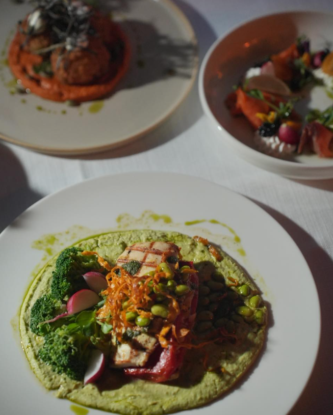 Soirée Restaurant yemek sunumu